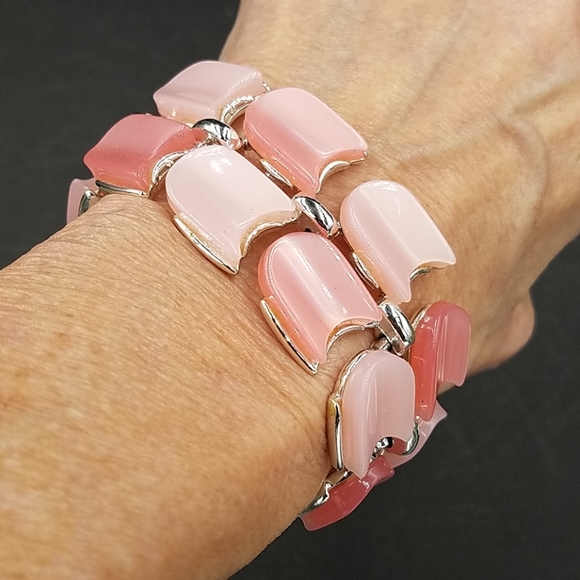 Vintage Lisner Two Tone Pink Moonglow Bracelet - Picture 4 of 6